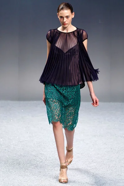 Look 24